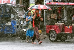 Weather Update: āĻŦāĻžāĻāϞāĻžāϰ āĻāĻāĻžāĻļā§ āĻĻā§āϰā§āϝā§āĻā§āϰ āĻŽā§āĻ, āϏāĻĒā§āϤāĻžāĻšāĻāϰ āĻāĻĄāĻŧ-āĻŦā§āώā§āĻāĻŋāϰ āĻāĻļāĻā§āĻāĻž āĻāĻ āĻā§āϞāĻžāĻā§āϞāĻŋāϤā§