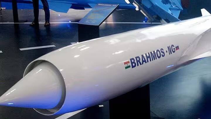 શંકુની ડિઝાઇન મિસાઇલને વધુ સ્થિર અને ઉર્જા કાર્યક્ષમ બનાવવામાં મદદ કરે છે, જેનાથી મિસાઇલની કામગીરીમાં સુધારો થાય છે.