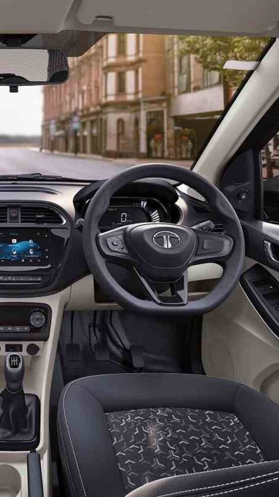 टाटा की सबसे सस्ती कार की क्या है कीमत?