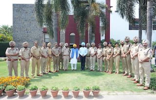 ਪੰਜਾਬ ਪੁਲਿਸ ਦੇ 18 DSPs ਨੂੰ ਤਰੱਕੀ ਦੇਕੇ ਬਣਾਇਆ SP, CM ਮਾਨ ਨੇ ਮਿਲ ਕੇ ਦਿੱਤੀ ਵਧਾਈ