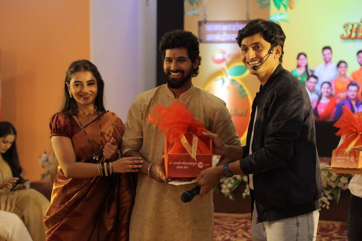 या घरातल्या सर्व सदस्यांसोबत असा मजेशीर सोहळा साजरा करणं म्हणजे एक वेगळीच मज्जा येते.  आंबा महोत्सवाच्या या हंगामी सणात, जो दरवर्षी हवा हवासा वाटतो असा उत्सव आम्हाला अनुभवायला मिळाला.