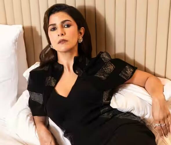 Nimrat Kaur: નિમરત કૌર બોલિવૂડની પ્રતિભાશાળી અભિનેત્રીઓની યાદીમાં સામેલ છે. તાજેતરમાં ‘દસવી’ અભિનેત્રીએ એક ઇન્ટરવ્યૂમાં ખુલાસો કર્યો કે તેને ફિલ્મો કેમ નથી મળી રહી? નિમરત કૌર હાલમાં તેની નવી વેબ સીરિઝ ધ લેગસી ઓફ ધ રેગિંગ્સ: કુલની સફળતાનો આનંદ માણી રહી છે. JioHotstar પર રિલીઝ થયેલી આ થ્રિલર-ડ્રામા શ્રેણીમાં રિદ્ધિ ડોગરા અને અમોલ પરાશરે પણ મહત્વપૂર્ણ ભૂમિકાઓ ભજવી છે. આ બધા વચ્ચે તાજેતરમાં દસવી અભિનેત્રીએ ખુલાસો કર્યો કે તેને ફિલ્મો કેમ નથી મળી રહી?