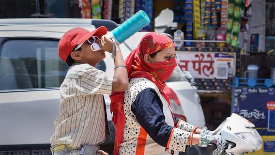 Delhi Weather: दिल्ली वालों को 40 डिग्री टॉर्चर से मिलेगी राहत! चलने वाली है तेज हवा, बारिश का भी अलर्ट