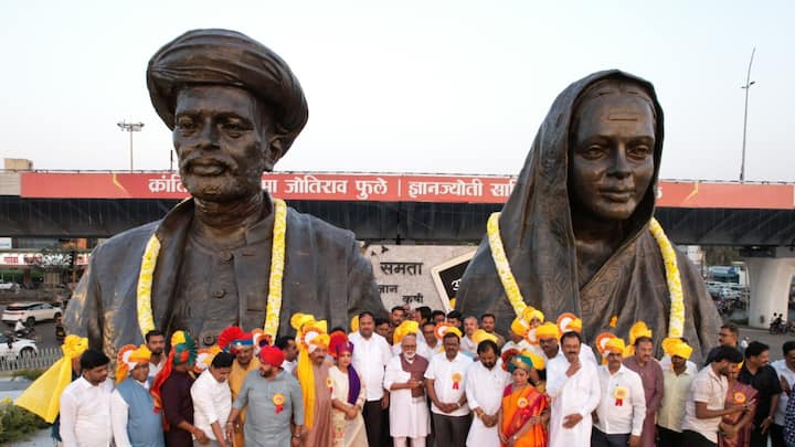 आगामी स्थानिक स्वराज्य संस्थांच्या निवडणुकीत छगन भुजबळ यांच्यासारख्या नेत्याला दूर ठेवल्याने मोठा राजकीय फटका बसू शकतो. त्यामुळेच अजित पवार आणि महायुती सरकारची सूत्रे हलवणाऱ्या नेत्यांनी योग्यवेळी छगन भुजबळ यांचा मंत्रिमंडळात समावेश केल्याची चर्चा आता रंगली आहे