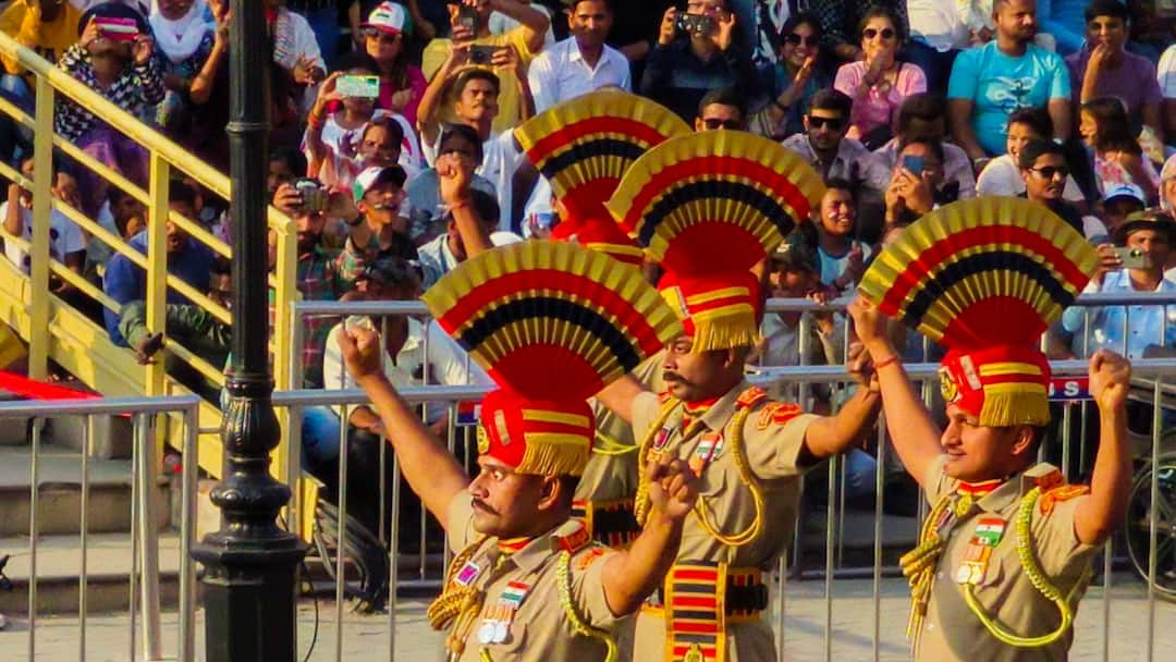 Beating Retreat Ceremony Resumes At Punjab Frontier, Attari After 12 Days Beating Retreat Ceremony Resumes At Punjab Frontier, Attari After 12 Days
