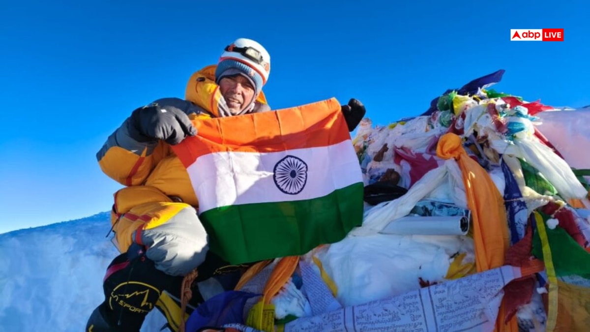 घूमने के लिए आपका क्या बहाना है? झारखंड के 52 साल के शख्स ने पूरी की माउंट एवरेस्ट की चढ़़ाई