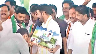 IAS Sarat: సీఎం రేవంత్ కాళ్లు మొక్కిన ఐఏఎస్ శరత్ - ప్రభుత్వం తీవ్ర ఆగ్రహం - అధికారులందరికీ వార్నింగ్ !