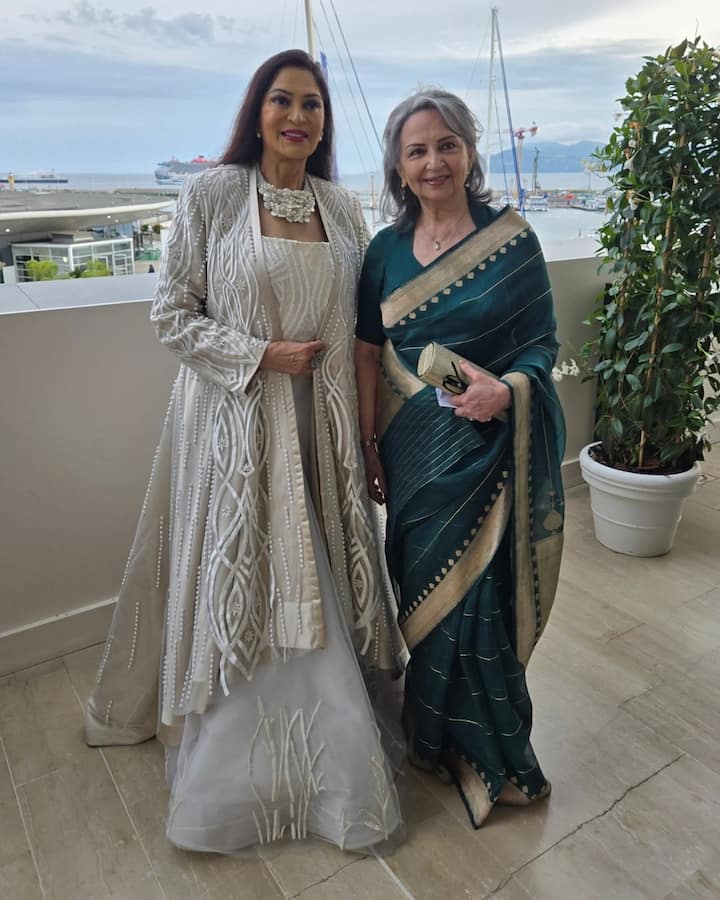 At the same time, Simi Grewal looked beautiful in white outfits. Both actresses gave a lot of poses together.