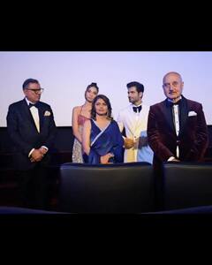 Cannes 2025: ग्रीन साड़ी में शर्मिला टैगोर का रॉयल लुक, तो ब्लैक लहंगे में अनुष्का ने ढाया कहर, देखिए तस्वीरें