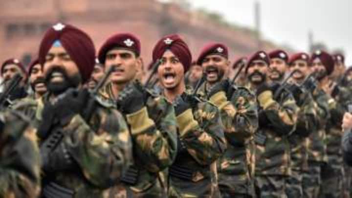 पंजाब रेजिमेंट के सैनिक कहते हैं जो बोले सो निहाल सत श्री अकाल. वे ज्वाला माता की जयकारा लगाते हुए भी युद्धघोष करते हैं.