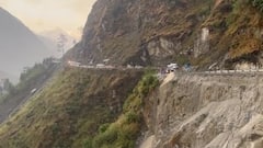 Uttarakhand: चमोली जनपद में भारी बारिश ने मचाई तबाही, बद्रीनाथ धाम हाईवे पर घंटों फंसी रही गाड़ियां