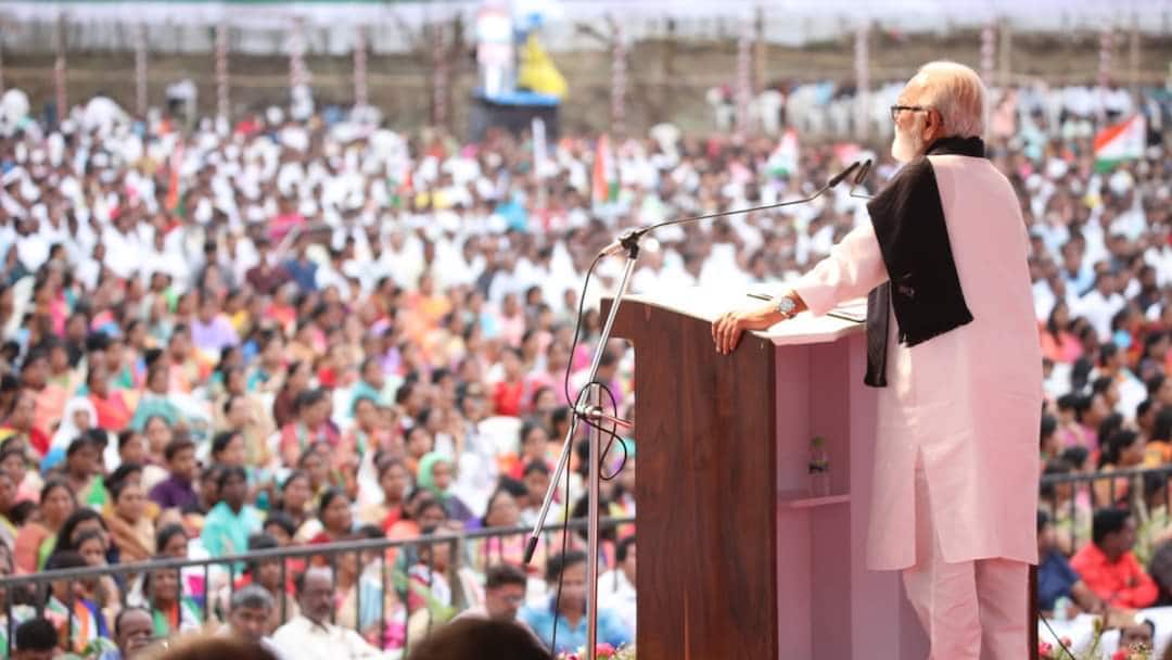 Why NCP leader Chhagan Bhujbal inducted in Maharashtra Cabinet oath taking ceremony Chhagan Bhujbal in Maharashtra Cabinet: छगन भुजबळांना कोणत्या कारणांमुळे मंत्रिमंडळात घ्यावं लागलं? भुजबळ फॅक्टरमुळे नेमकं काय साध्य होणार?