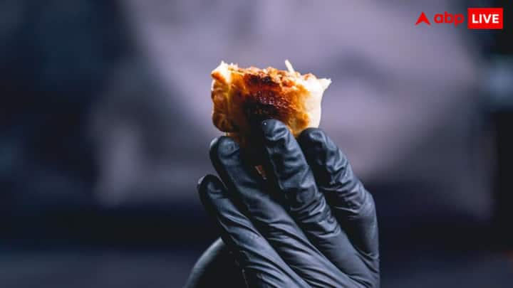 ये महिला कई सालों से केंसकॉफ इलाके में पेट्स (हैतीयन एम्पानाडा) बेचती थी. लोग उसे जानते थे, भरोसा करते थे. इसी भरोसे का फायदा उठाकर उसने गैंगस्टरों से बदला लिया. गैंग के लोगों को कभी उस पर शक नहीं हुआ. लेकिन एक दिन, उसने जो पेट्स बनाए, उनमें उसने एक खतरनाक कीटनाशक मिला दिया.