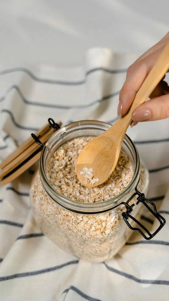 গরমে ঝটপট স্কিন কেয়ার কীভাবে? ওটমিল স্ক্রাব করবে কামাল