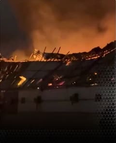 Gurugram Fire: गुरुग्रांम के एक फर्नीचर शोरूम के गोदाम में लगी भीषण आग, सबकुछ जलकर खाक