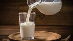 ਇਨ੍ਹਾਂ ਲੋਕਾਂ ਨੂੰ ਰਾਤ ਵੇਲੇ ਨਹੀਂ ਪੀਣਾ ਚਾਹੀਦਾ ਦੁੱਧ, ਸਿਹਤ ਨੂੰ ਫ਼ਾਇਦਾ ਨਹੀਂ ਸਗੋਂ ਹੋਵੇਗਾ ਨੁਕਸਾਨ, ਜਾਣੋ ਕੀ ਹੈ ਵਜ੍ਹਾ