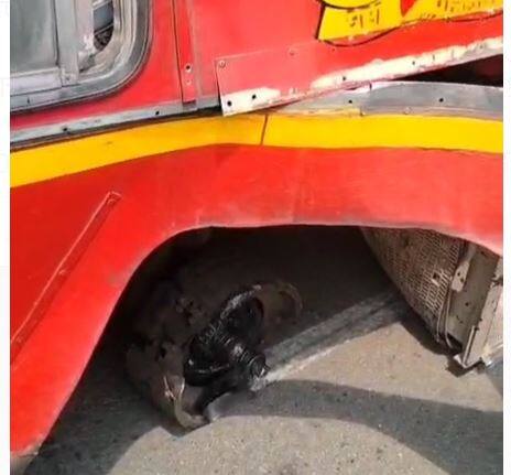 चालकाच्या सावधगिरीने प्रवाशांचे प्राण वाचले आहेत.