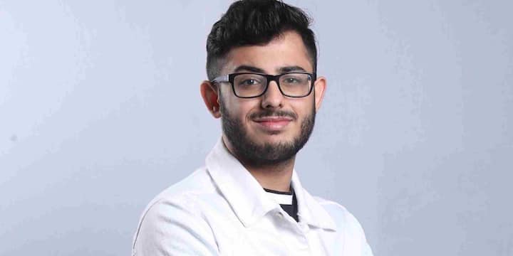 CarryMinati भारत के सबसे पुराने और लोकप्रिय यूट्यूबर्स में से एक हैं. उनकी रोस्टिंग और गेमिंग स्टाइल ने उन्हें युवाओं के बीच जबरदस्त फैनबेस दिलाया है. Carry के दो यूट्यूब चैनल हैं, 