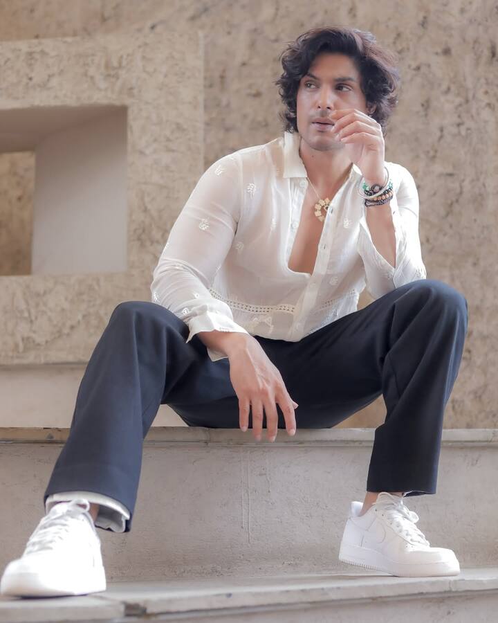 इसी बीच अंकित ने कास्टिंग काउच को लेकर बात की और कहा,'मैं बहुत से ऐसे लोगों से मिला हूं जो आपको काम पर इसलिए बुलाते हैं क्योंकि उनके इरादे गलत होते हैं'.