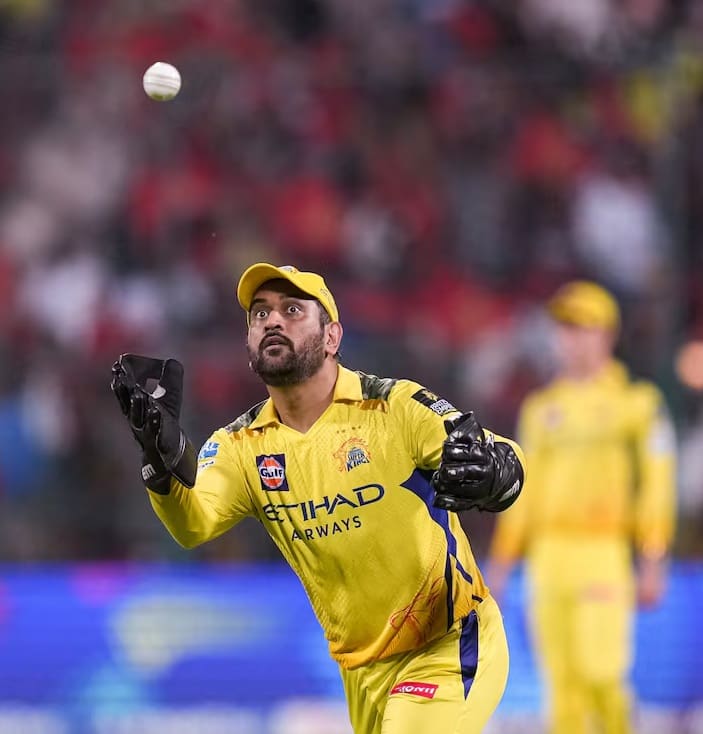 ટીમના કેપ્ટન ઋતુરાજ ગાયકવાડ 5 મેચ પછી ઈજાના કારણે બહાર હતા. આ પછી ટીમની કેપ્ટનશીપ ધોનીને સોંપવામાં આવી હતી. ચેન્નઈ અને તેના ચાહકોને આશા હતી કે ધોની પોતાની કેપ્ટનશીપમાં શાનદાર પ્રદર્શન કરીને ટીમમાં પરિવર્તન લાવશે.