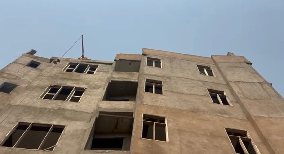 नोएडा में अवैध इमारतों पर बड़ी कार्रवाई, 125 बिल्डरों पर FIR हुई दर्ज