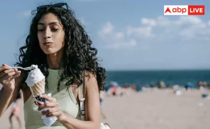 ਖੰਡ ਬਾਰੇ ਸਭ ਤੋਂ ਖ਼ਤਰਨਾਕ ਗੱਲ ਇਹ ਹੈ ਕਿ ਇਸਦੇ ਮਾੜੇ ਪ੍ਰਭਾਵ ਸਰੀਰ ਵਿੱਚ ਹੌਲੀ-ਹੌਲੀ ਦਿਖਾਈ ਦਿੰਦੇ ਹਨ। ਜਦੋਂ ਤੱਕ ਸਾਨੂੰ ਇਸਦਾ ਅਹਿਸਾਸ ਹੁੰਦਾ ਹੈ, ਬਹੁਤ ਦੇਰ ਹੋ ਚੁੱਕੀ ਹੁੰਦੀ ਹੈ। ਬਹੁਤ ਜ਼ਿਆਦਾ ਖੰਡ ਖਾਣ ਨਾਲ ਨਾ ਸਿਰਫ਼ ਭਾਰ ਤੇਜ਼ੀ ਨਾਲ ਵਧਦਾ ਹੈ ਸਗੋਂ ਸ਼ੂਗਰ ਅਤੇ ਫੈਟੀ ਲੀਵਰ ਵਰਗੀਆਂ ਗੰਭੀਰ ਬਿਮਾਰੀਆਂ ਦਾ ਖ਼ਤਰਾ ਵੀ ਵੱਧ ਜਾਂਦਾ ਹੈ।