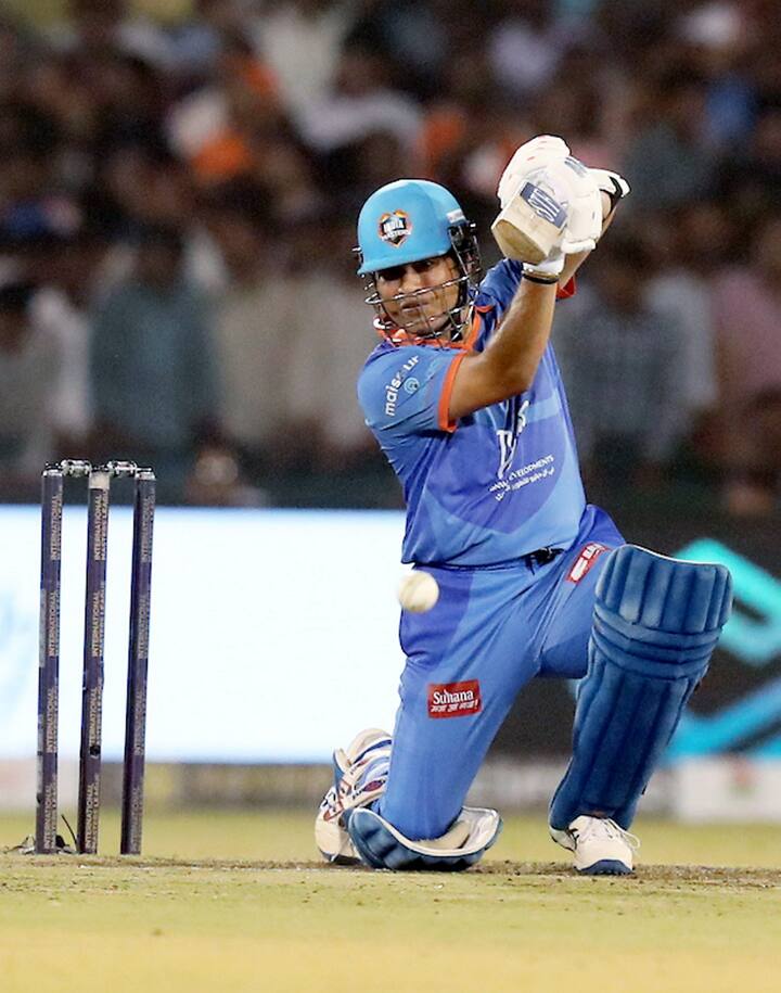 हो सकता है कि किसी को भी इस उत्तर की उम्मीद नहीं थी। उनकी प्रतिक्रिया से सभी आश्चर्यचकित थे। इसके बाद, धोनी और सचिन तेंदुलकर के बीच अंतिम प्रश्न पूछा गया था। इस समय के दौरान ईशांत ने सचिन को चुना।