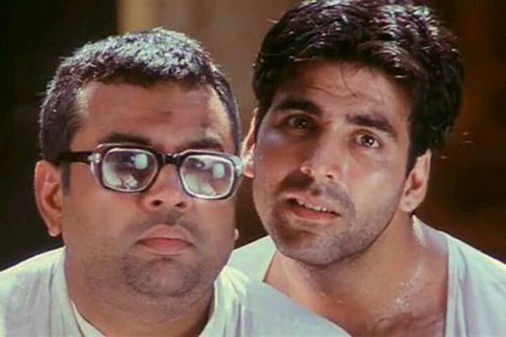 अब इसी वजह से अक्षय कुमार ने परेश रावल के ऊपर 25 करोड़ का मुकदमा ठोक दिया है. दरअसल फिल्म के डायरेक्टर प्रियदर्शन ने इस पर अपना रिएक्शन भी दिया है और अक्षय के इस कदम को कदम को सही करार दिया है. उन्होंने कहा है कि फिल्म में अक्षय की मेहनत की कमाई लगाई हुई है शायद इस वजह से उन्होंने ये कदम उठाया है.