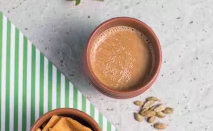 ਇਸ ਤੋਂ ਇਲਾਵਾ, ਬਹੁਤ ਜ਼ਿਆਦਾ ਚਾਹ ਪੀਣ ਨਾਲ ਐਸਿਡਿਟੀ, ਗੈਸ ਅਤੇ ਪਾਚਨ ਸੰਬੰਧੀ ਸਮੱਸਿਆਵਾਂ ਹੋ ਸਕਦੀਆਂ ਹਨ। ਇਸ ਤੋਂ ਇਲਾਵਾ, ਚਾਹ ਵਿੱਚ ਟੈਨਿਨ ਹੁੰਦਾ ਹੈ, ਜੋ ਦੰਦਾਂ ਦੀ ਸਿਹਤ ਨੂੰ ਨੁਕਸਾਨ ਪਹੁੰਚਾ ਸਕਦਾ ਹੈ। ਬਹੁਤ ਜ਼ਿਆਦਾ ਚਾਹ ਪੀਣ ਨਾਲ ਕੈਲਸ਼ੀਅਮ ਦੀ ਕਮੀ ਹੋ ਸਕਦੀ ਹੈ, ਜਿਸ ਨਾਲ ਹੱਡੀਆਂ ਦੀਆਂ ਸਮੱਸਿਆਵਾਂ ਹੋ ਸਕਦੀਆਂ ਹਨ। ਕੁਝ ਲੋਕਾਂ ਨੂੰ ਬਹੁਤ ਜ਼ਿਆਦਾ ਚਾਹ ਪੀਣ ਨਾਲ ਐਲਰਜੀ ਜਾਂ ਸੰਵੇਦਨਸ਼ੀਲਤਾ ਵੀ ਹੋ ਸਕਦੀ ਹੈ।