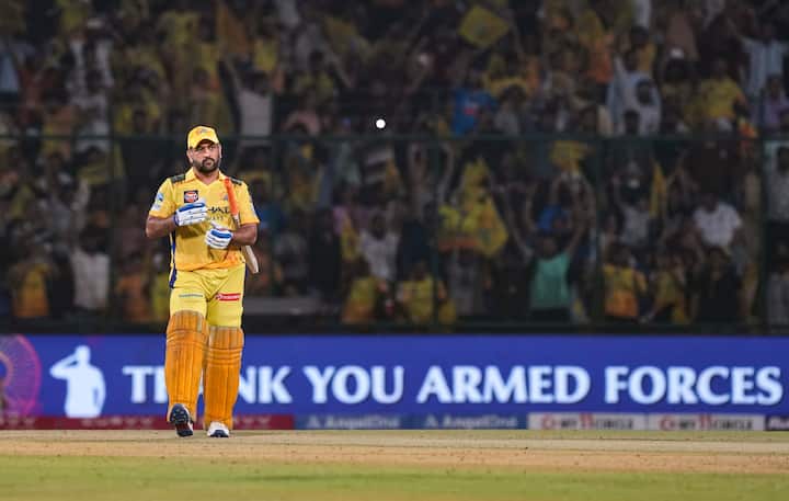चेन्नई की ये इस सीजन में ये 10वीं हार थी. चेन्नई ने अब तक 13 मैच खेले हैं. जिसमें से उन्होंने सिर्फ तीन मुकाबले जीते हैं. वो प्वाइंट्स टेबल पर आखिरी स्थान पर हैं. उनका आखिरी मैच 25 मई को गुजरात टाइटंस से है.