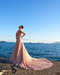 Cannes 2025: सिर पर लिया दुपट्टा, हाथ में काला धागा बांध जाह्नवी कपूर ने किया कांस में डेब्यू, फोटोज वायरल