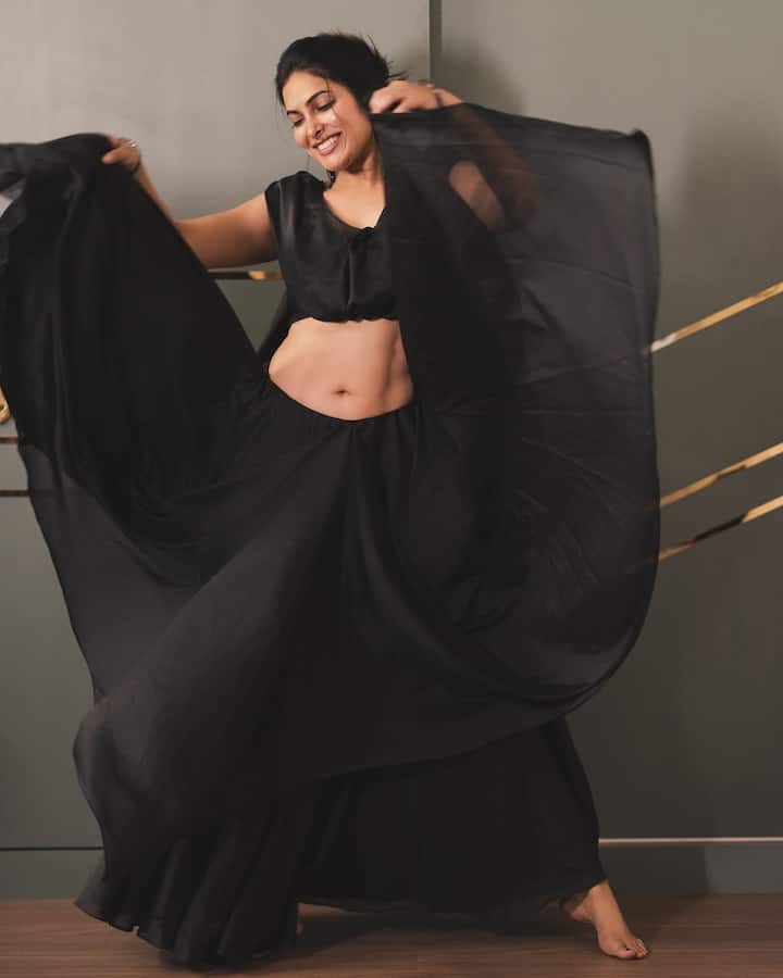 బిగ్ బాస్ లో పార్టిసిపేట్ చేసిన తర్వాత దివి క్రేజ్ పెరిగింది. హౌజ్ నుంచి బయటకు వచ్చిన తర్వాత వరుస ఆఫర్స్ అందుకుంది. లంబసింగి సినిమాలో హీరోయిన్ గా కూడా నటించింది