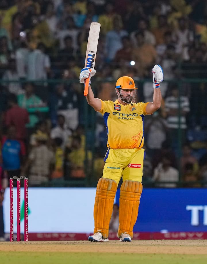चेन्नई पहले ही आईपीएल 2025 से बाहर हो गई है. चेन्नई ने 13 मैचों में से सिर्फ तीन मुकाबले जीते हैं. जबकि 10 में उन्हें हार का सामना करना पड़ा है. वो प्वाइंट्स टेबल पर 10वें पायदान पर हैं. उनका आखिरी मैच 25 मई को गुजरात टाइटंस से है.