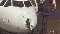 ਬਾਲ-ਬਾਲ ਬਚੇ 227 ਯਾਤਰੀ! ਝੱਖੜ ਹਨੇਰੀ ਅਤੇ ਗੜ੍ਹੇਮਾਰੀ ਕਰਕੇ ਟੁੱਟਿਆ ਜਹਾਜ਼ ਦਾ ਅਗਲਾ ਹਿੱਸਾ, ਦੇਖੋ ਖੌਫਨਾਕ ਵੀਡੀਓ