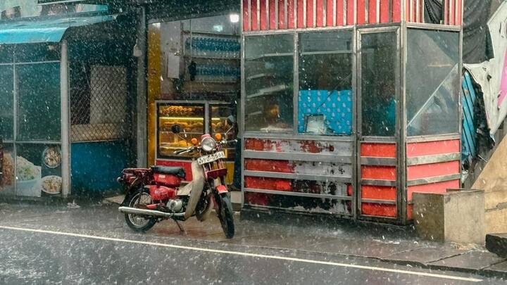 यह काम विमान के अलावा रॉकेट, बैलून या फिर ड्रोन के जरिए भी किया जाता है. इस प्रक्रिया के लिए सही बादलों को चुना जाना बहुत जरूरी होता है. सर्दियों में बादलों में पानी और नमी कम होती है.
