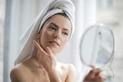 Oily Skin Problem: মারাত্মক তেলতেলে ত্বক আপনার, একটু রোদে বেরোলেই চিটচিটে হয়ে যায় মুখ, কীভাবে সমস্যা এড়াবেন?