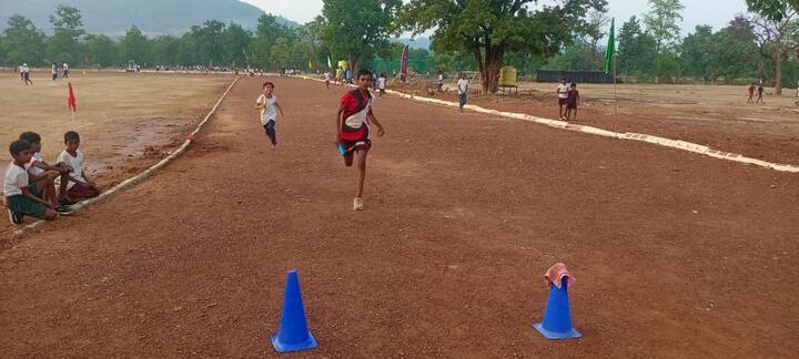 पुरसलगोंदी ग्राम पंचायत च्या सरपंच अरुणाताई सडमेक, नागूलवाडी चे सरपंच नेवलुजी गावड़े, नागूलवाडी चे उप-सरपंच राजुभाऊ तिम्मा, तोडसा च्या सरपंच वनिता नरोटी-कोरामी, उडेरा चे सरपंच गणेश गोठा, बुर्गी चे सरपंच विलास गावड़े, बुर्गी चे पोलीस पाटील सौरव कावड़ो, मोहोरली चे पोलीस पाटील कोमती गावड़े, कुदरी चे पोलीस पाटील विजय तिम्मा, नागूलवाडी चे पोलीस पाटील माधव गावड़े, पेठा चे पोलीस पाटील दसाजी कोरामी, एकरा खुर्द चे पोलीस पाटील रामा गोटा, आणि इतर मान्यवरांनी ह्या प्रसंगी विशेष उपस्थिती दर्शविली.