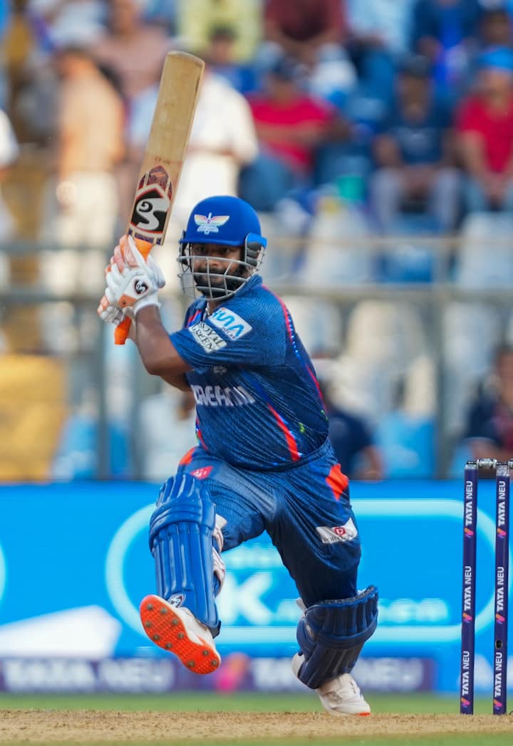 लखनऊ सुपर जायंट्स का आईपीएल 2025 में बेहद खराब प्रदर्शन रहा. जिसके बाद अगले सीजन से पहले टीम में कुछ बड़े बदलाव देखने को मिल सकते हैं. लखनऊ ऋषभ पंत सहित इन 5 खिलाड़ियों को रिलीज कर सकती है. उनकी जगह अगले साल होने वाले मिनी ऑक्शन में दूसरे खिलाड़ियों को खरीद सकती है.