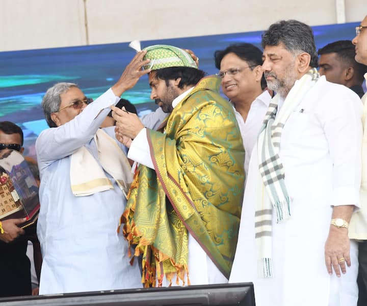 నాలుగు ఏనుగులను కర్ణాటక అటవీశాఖ అధికారుల నుంచి ఆంధ్రప్రదేశ్ అటవీ అధికారులు అధికారికంగా స్వీకరించారు.