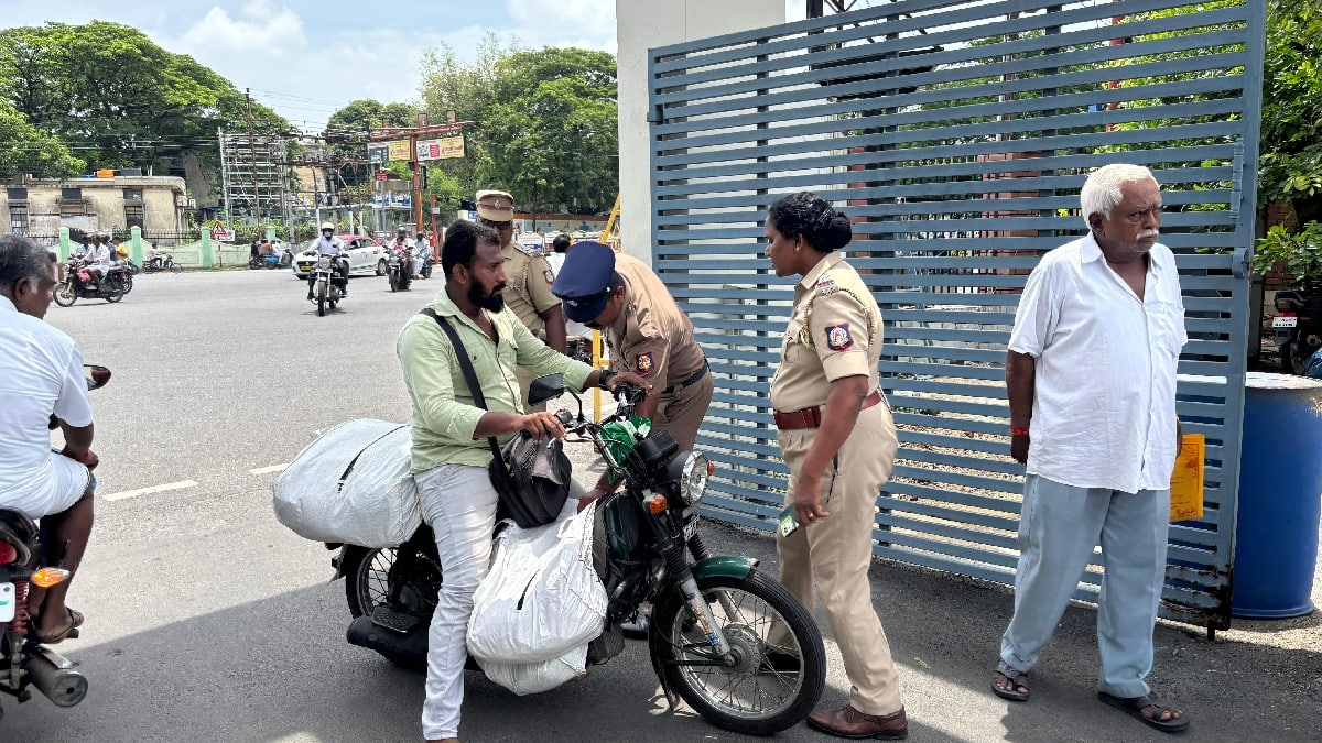 சேலத்தில் பெரும் பரபரப்பு... ஆட்சியர் அலுவலகத்திற்கு வெடிகுண்டு மிரட்டல்