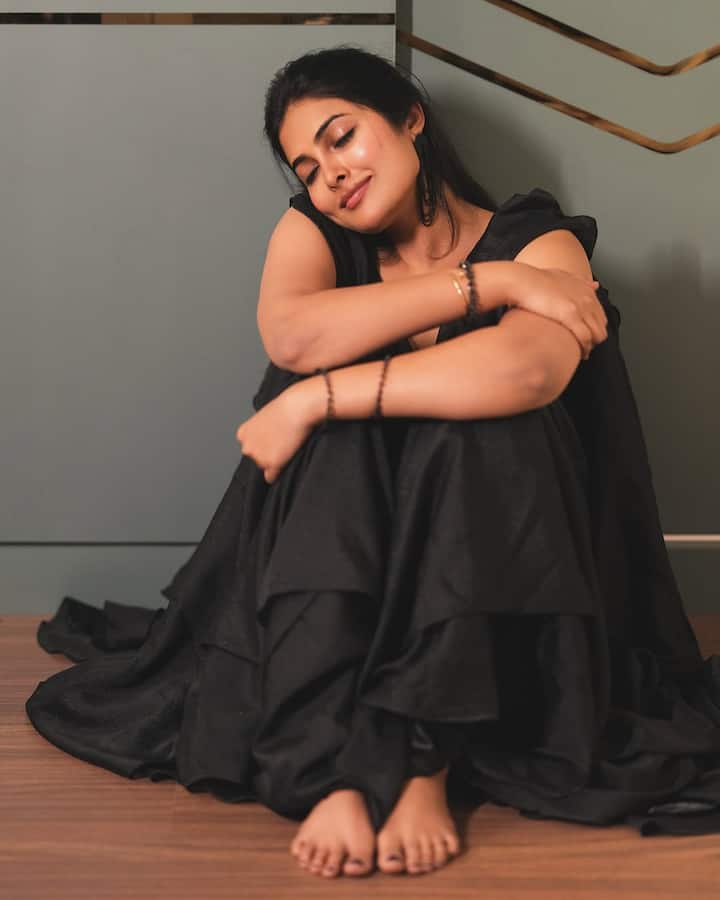 ప్రతి పోస్ట్ లోనూ తాను ఎంత ఆనందంగా వ్యక్తం చేస్తుంటుంది