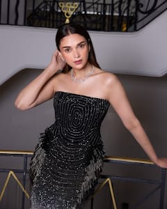 Cannes 2025: शिमरी बॉडीकॉन में कान्स के रेड कार्पेट पर उतरीं अदिति, व्हाइट साड़ी में हुस्न परी लगीं जाह्नवी कपूर