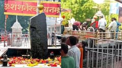 'शनि शिंगणापुर मंदिर से हटाए जाएं 300 मुस्लिम कर्मचारी', महाराष्ट्र मंदिर महासंघ की बड़ी मांग