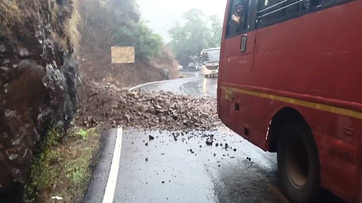 सध्या राज्यभर सुरू असणाऱ्या मुसळधार पावसामुळे मोठी पडझड होत असून अनेक ठिकाणी भिंती खचत आहेत .दरड कोसळत असल्याने वाहतूक कोंडीही होत आहे .