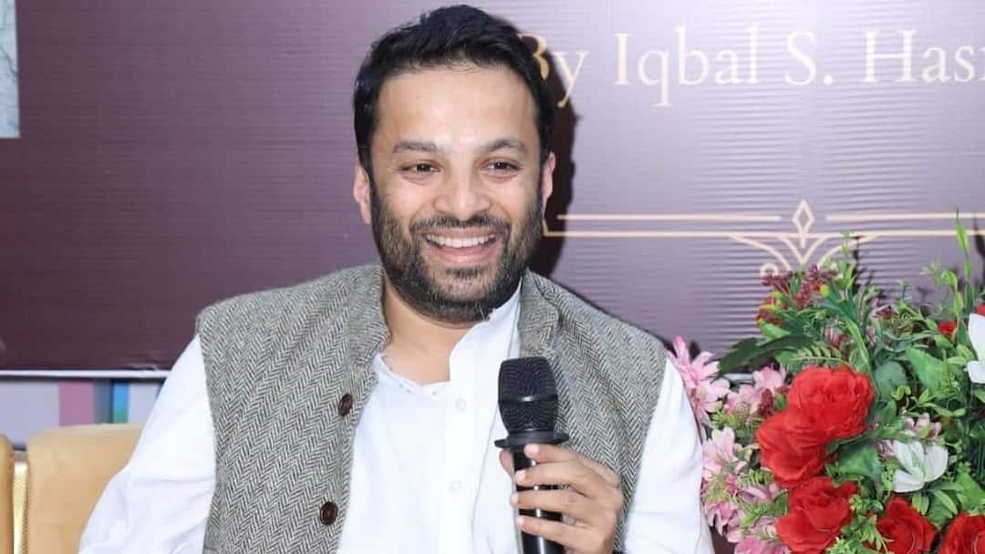 AMU की स्थापना में प्रोफेसर अली खान महमूदाबाद के पूर्वजों की रही अहम भूमिका? यहां पढ़ें डिटेल Professor Ali Khan Mahmudabad ancestors helped in establishment of Aligarh Muslim University AMU की स्थापना में प्रोफेसर अली खान महमूदाबाद के पूर्वजों की रही अहम भूमिका? यहां पढ़ें डिटेल