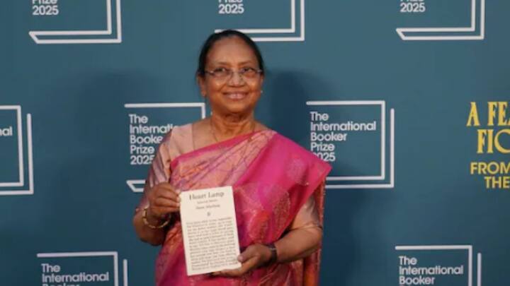 बानू मुश्ताक त्यांच्या हार्ट लॅम्प या पुस्तकासाठी पुरस्कार मिळाला असून बानू मुश्ताक पुरस्कार मिळवणारी पहिली कन्नड लेखिका आहे.