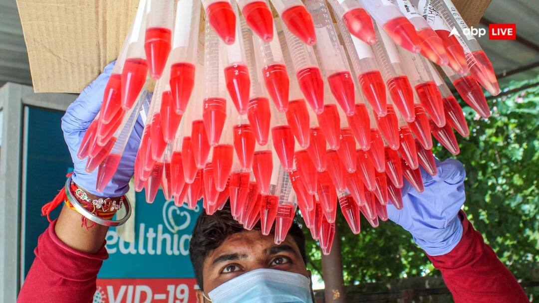 Covid cases in up director of Kanpur IIT said vigilance is necessary no need to panic ANN कोरोना के नए मामलों पर कानपुर IIT के निदेशक बोले- सतर्कता जरूरी, घबराने की जरूरत नहीं