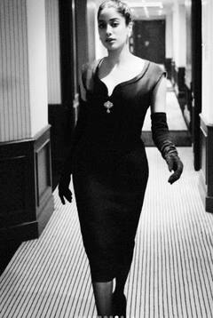 Cannes 2025: Dior च्या विंटेज ड्रेसमध्ये जान्हवीनं दाखवला 'फॅशनचा जलवा'; लूक पाहून वाढले चाहत्यांच्या हृदयाचे ठोके