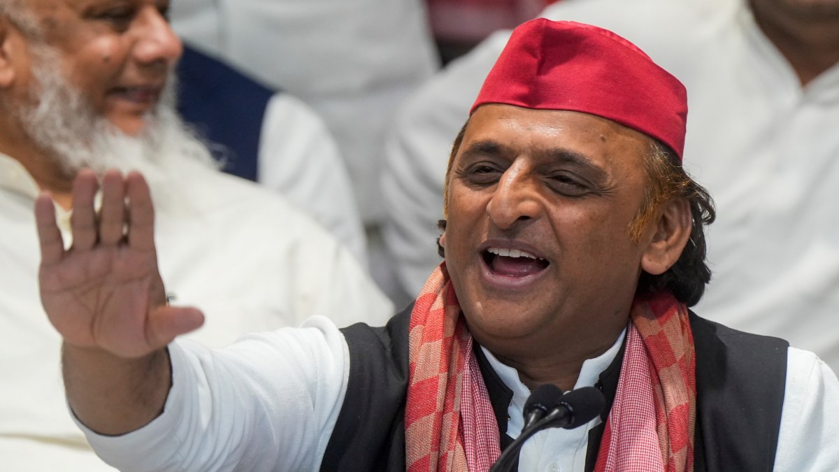 1 लाख 93 हजार शिक्षक भर्ती पर यू टर्न बना बीजेपी के गले की फांस! अखिलेश यादव ने समझाई क्रोनोलॉजी