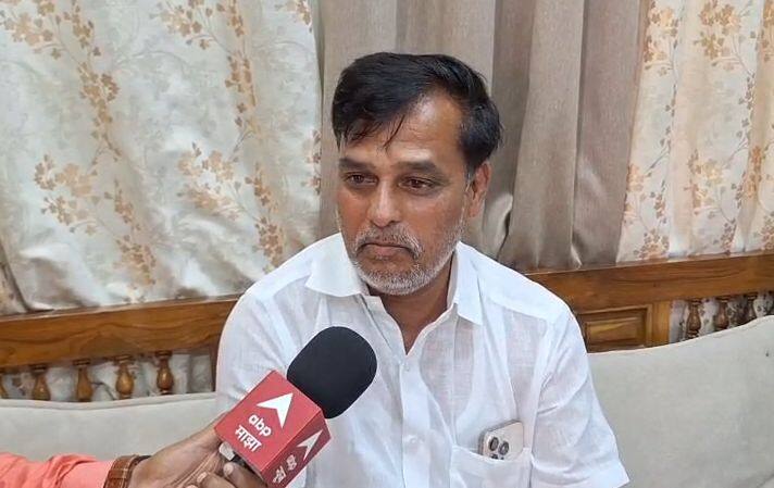 आता बाळ हगवणेंच्या नातेवाईकांकडे दिलंय असं बोललं जात असलं तरी बाळ चव्हाणकडे आहे, असा आमचा संशय आहे. बाळ आमच्याकडे देण्यासाठी प्रशासन काहीचं प्रयत्न करेना, अशी खंत ही वैष्णवीच्या वडिलांनी व्यक्त केली.